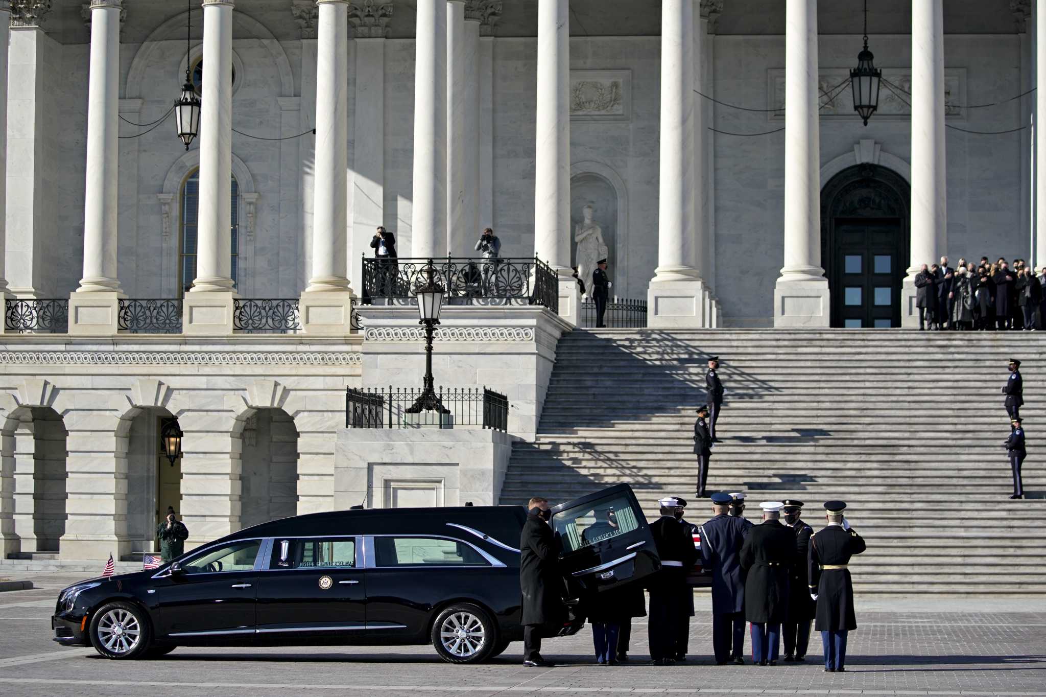 Former Senate leader Harry Reid lies in state at Capitol