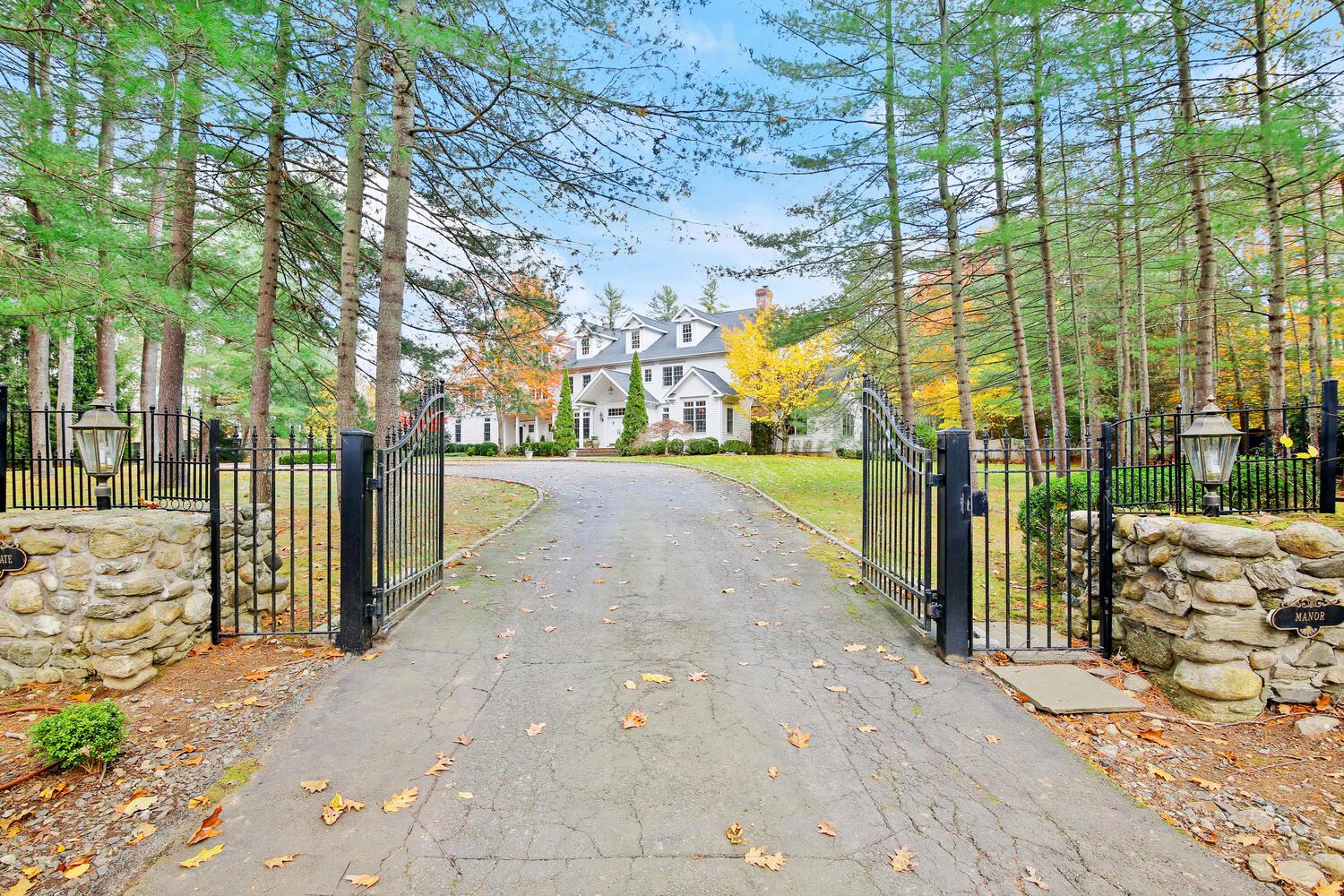 Easton home comes with massage area and ventilated room for cigars - Vimarsana News