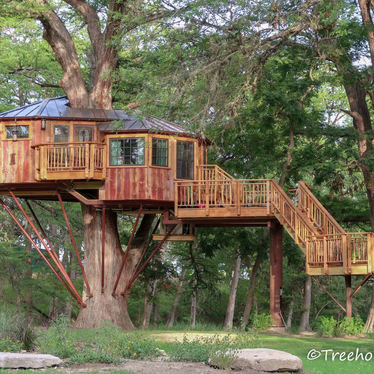Hill Country treehouse rentals let you put your partner above all else