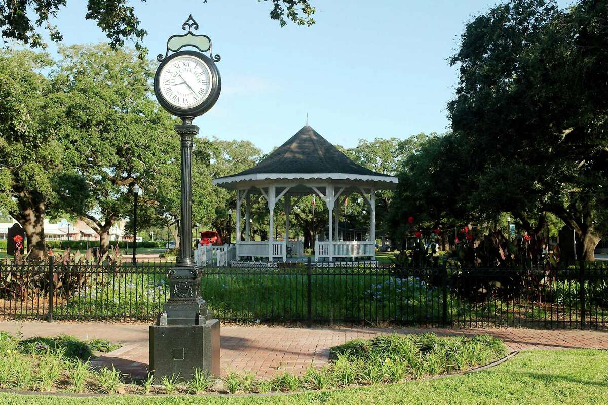 League Park and other locations around League City will draw artists intent on doing outdoor works during the “Plein Air Paint Out” Jan. 21-22.