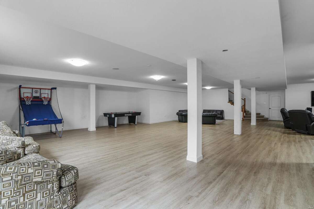 A photo of the home at 61 Stagecoach Lane, Troy, Ill.