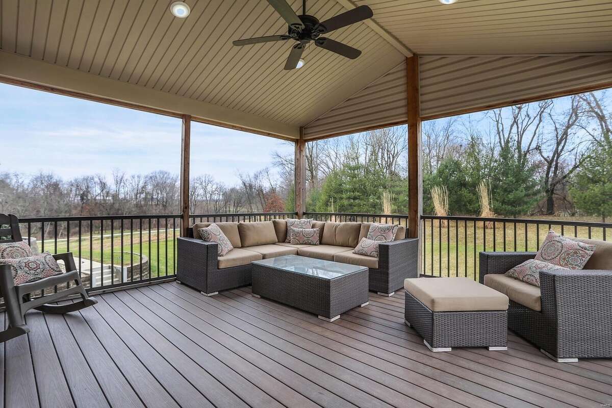 A photo of the home at 61 Stagecoach Lane, Troy, Ill.