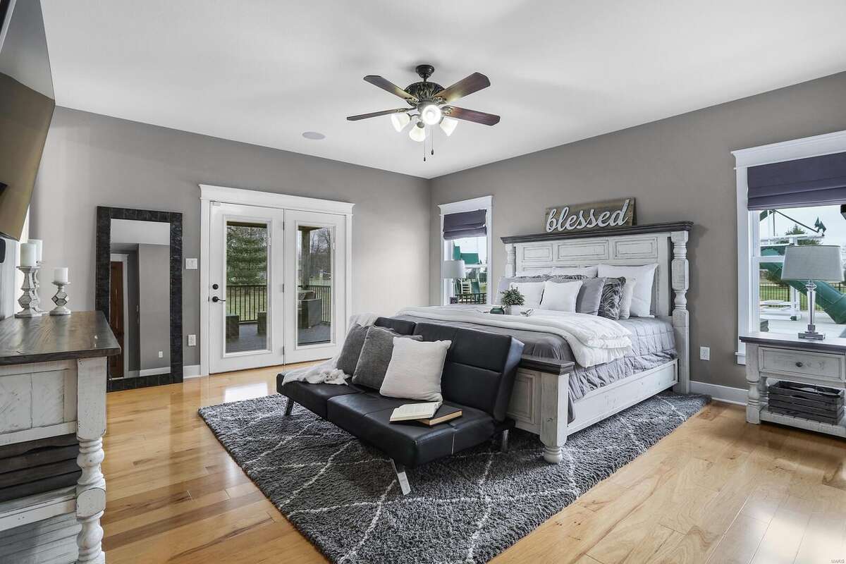 A photo of the home at 61 Stagecoach Lane, Troy, Ill.