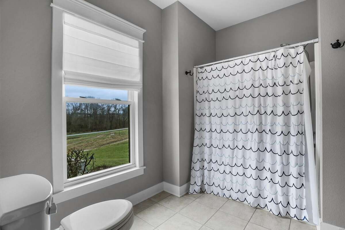 A photo of the home at 61 Stagecoach Lane, Troy, Ill.