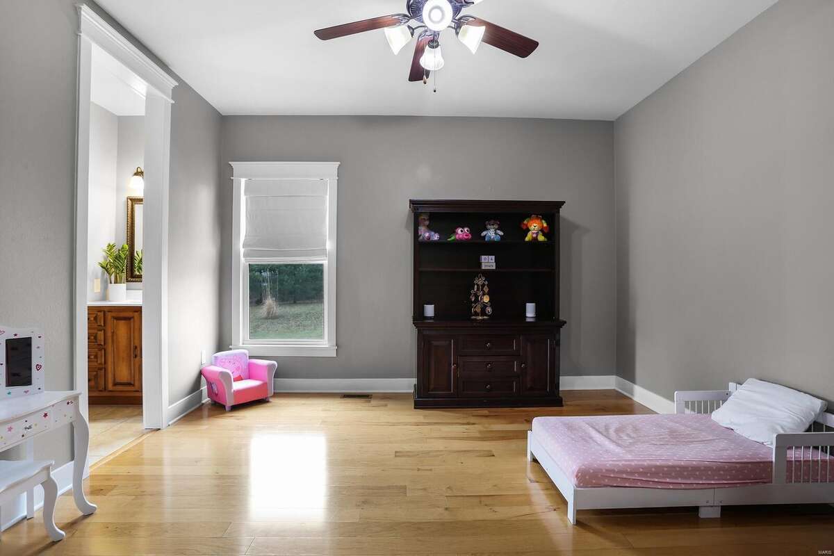 A photo of the home at 61 Stagecoach Lane, Troy, Ill.