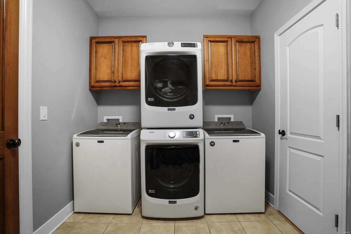 A photo of the home at 61 Stagecoach Lane, Troy, Ill.