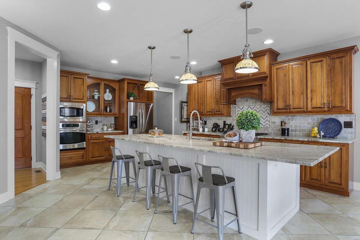 A photo of the home at 61 Stagecoach Lane, Troy, Ill.