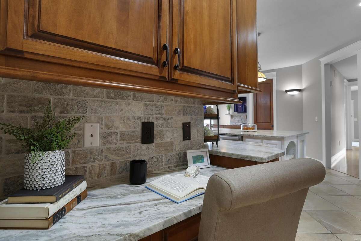 A photo of the home at 61 Stagecoach Lane, Troy, Ill.