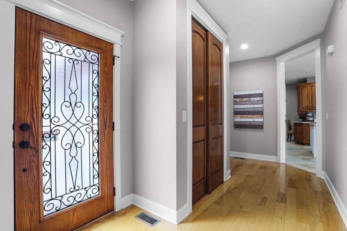 A photo of the home at 61 Stagecoach Lane, Troy, Ill.