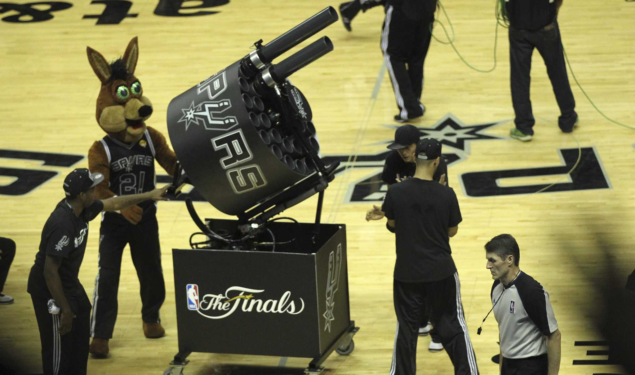 Spurs Coyote Does It Again: Introducing T-Shirt Gatling Gun [VIDEO]