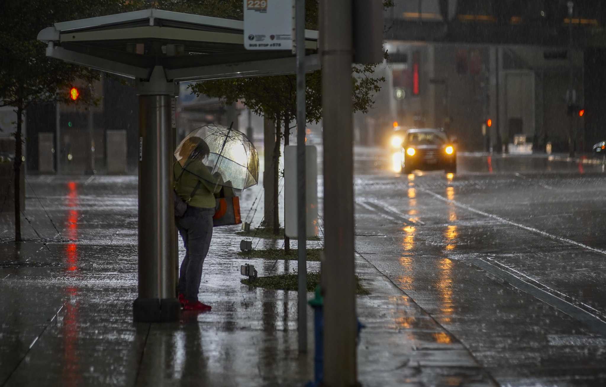 4-inches-of-rain-flash-flooding-possible-in-houston-on-monday