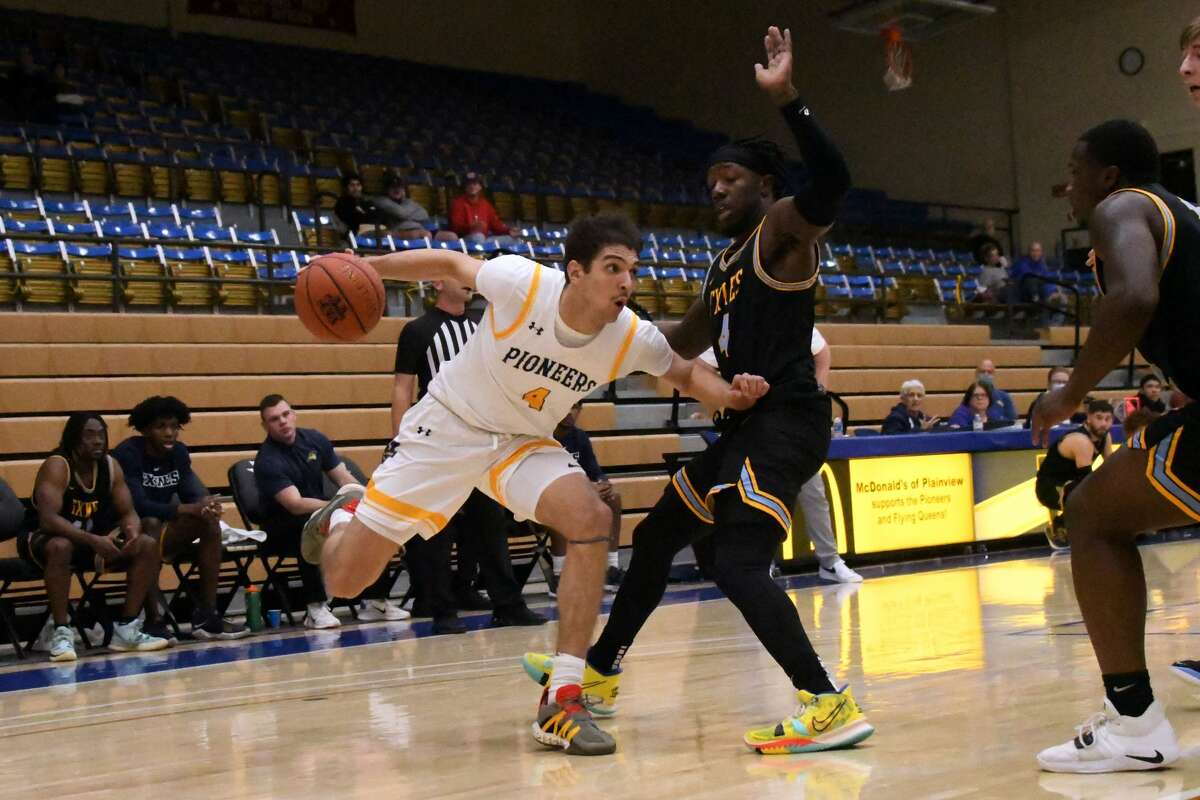 The WBU Pioneers beat the North Texas-Dallas here Thursday.