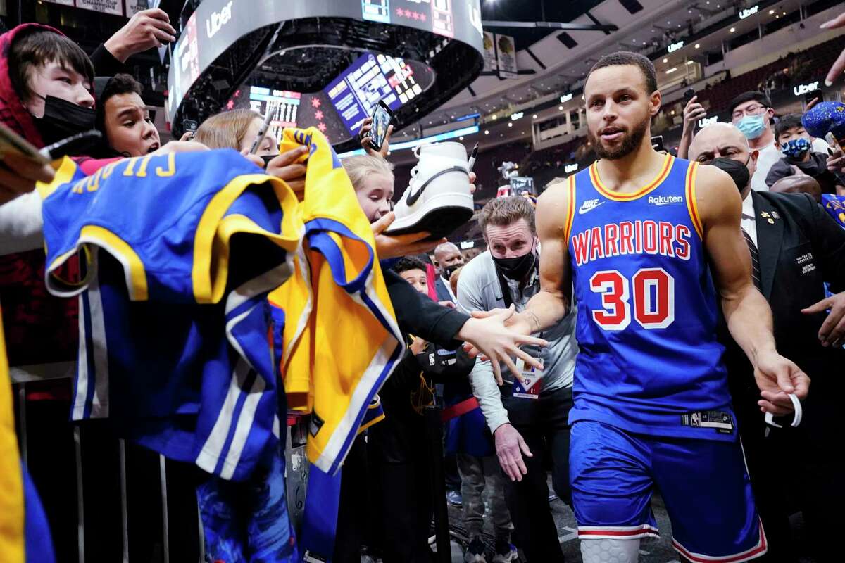 Warriors Steph Curry To Miss Game At Minnesota With Injured Shooting Hand