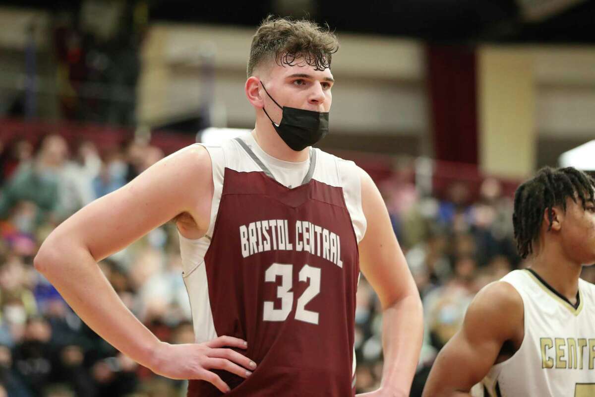 Bristol Central's Donovan Clingan #32 is seen during a high school basketball game at the Hoophall Classic, Friday, January 14, 2022, in Springfield, MA. (AP Photo/Gregory Payan)