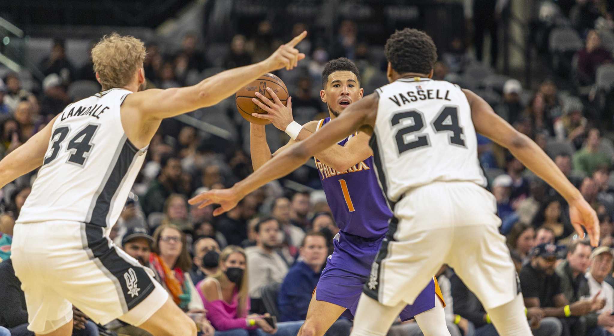 Devin Booker's season-high 48 lead Suns past Spurs on MLK Day