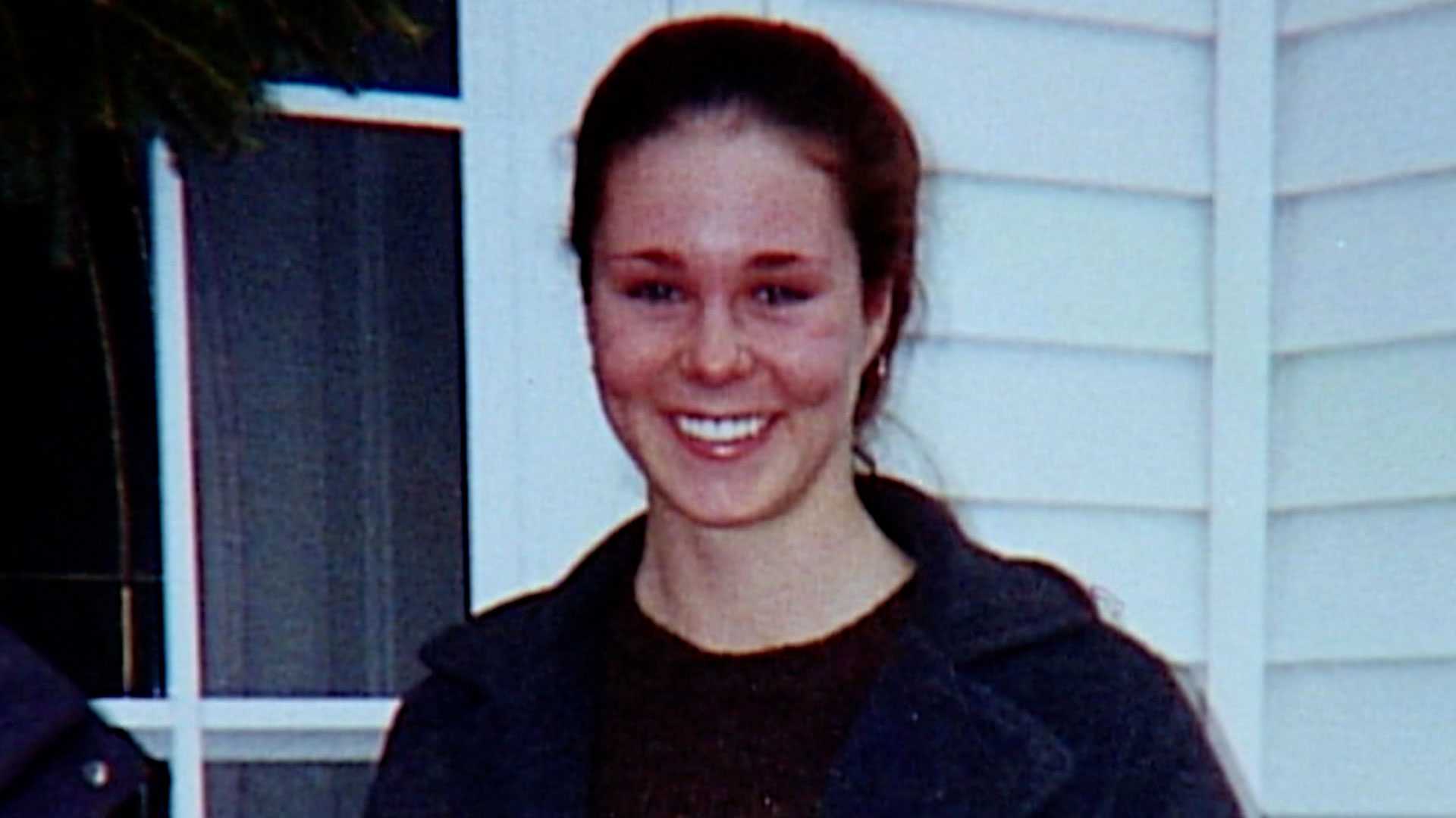 Maura Murray disappeared in 2004. The FBI has issued a new national