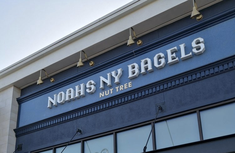 The entire staff at Bay Area Noah’s Bagels joined in the viral video