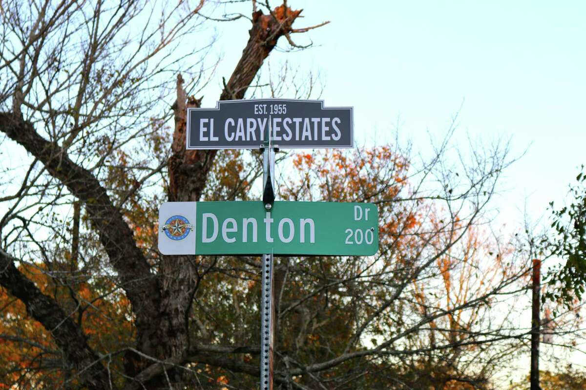 The El Cary Estates homeowners' association received $567.10 from the Pasadena Neighborhood Matching Grant for custom street signs that proudly proclaim the neighborhood dates to 1955.