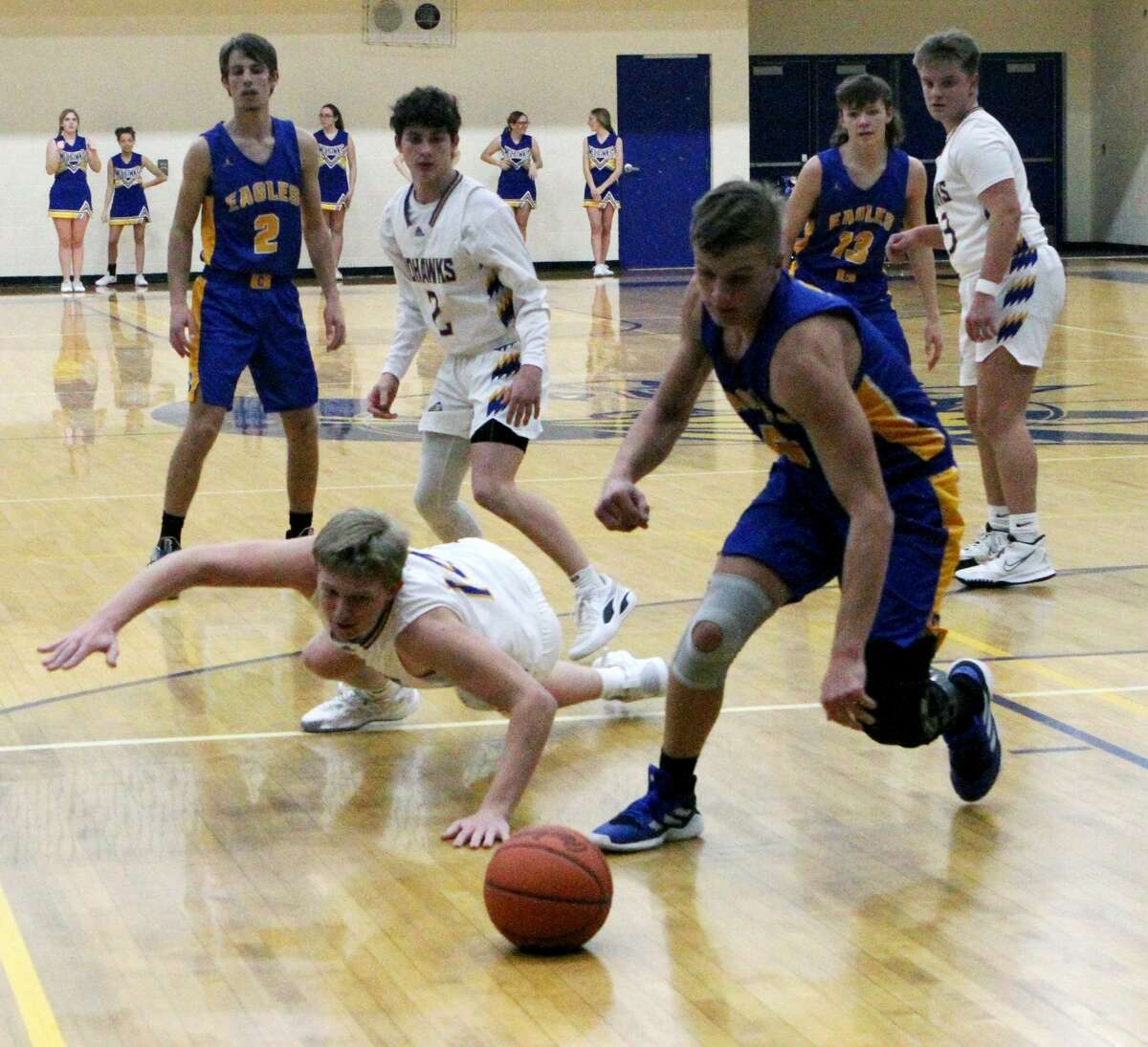 The Morley Stanwood boys basketball team was defeated 39-36 at home by Carson City Crystal on Tuesday evening.