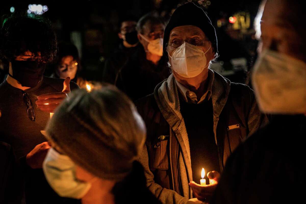 At candlelight vigil, S.F.’s Asian American community unites to