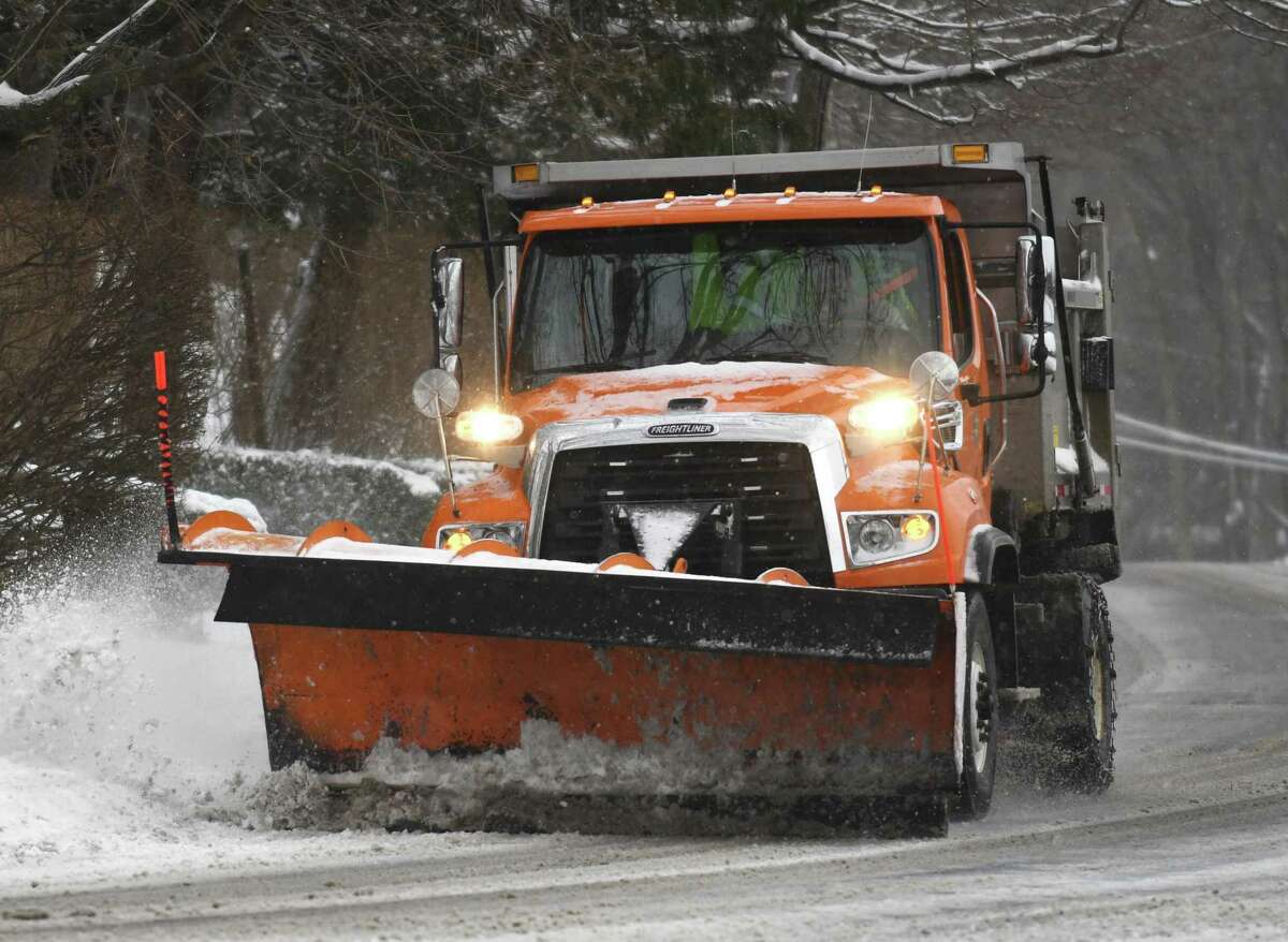 A couple inches of snow accumulation are possible across most of southern Connecticut, impacting the morning commute on Thursday, Jan. 20, 2022.