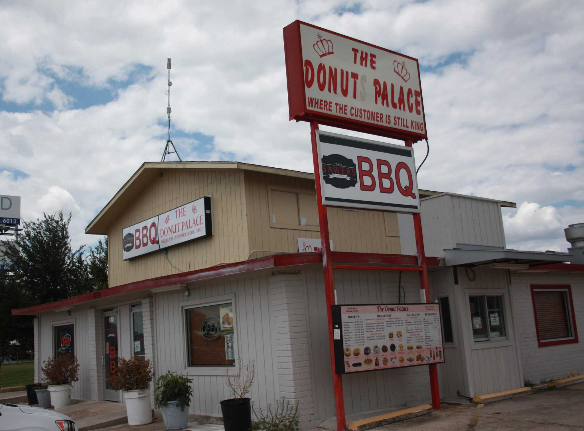 Floresville Barbecue Restaurant Two Sawers BBQ Will Close Saturday ...