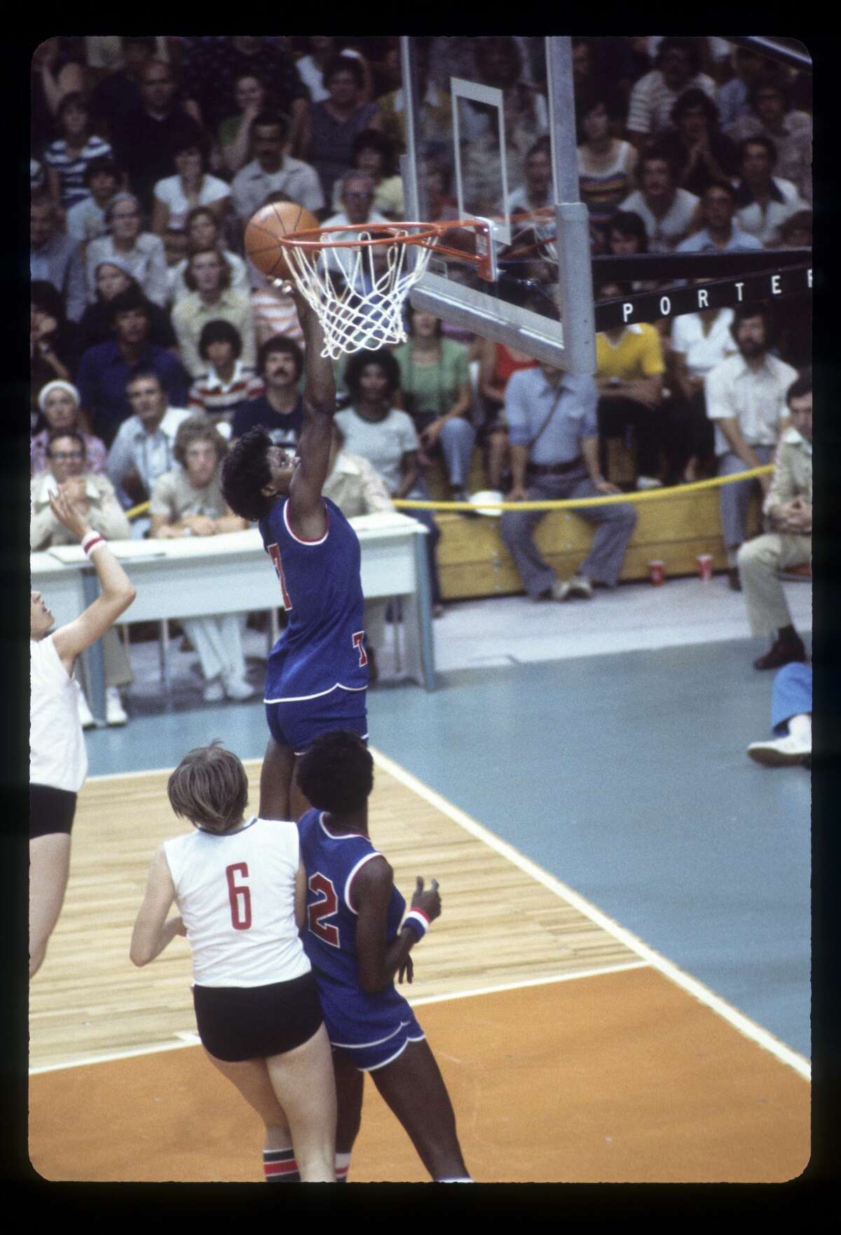 Walt Disney Television via Getty Images SPORTS - 1976 SUMMER OLYMPICS - Women's Basketball - The 1976 Summer Olympic Games aired on the Walt Disney Television via Getty Images Television Network from July 17 to August 1, 1976. Shoot Date: July 20, 1976. (Photo by ABC Photo Archives/Disney General Entertainment Content via Getty Images) LUSIA HARRIS (USA, DUNKING), WOMEN'S BASKETBALL (USA VS. BULGARIA)