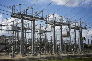 ERCOT warns Texans to conserve power after generators go offline