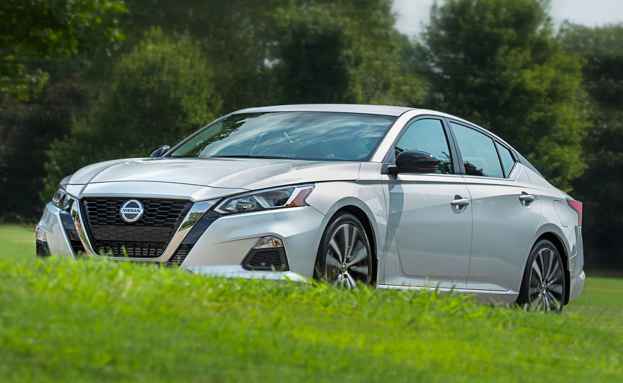 Nissan’s Altima sedan offers new Midnight Edition option