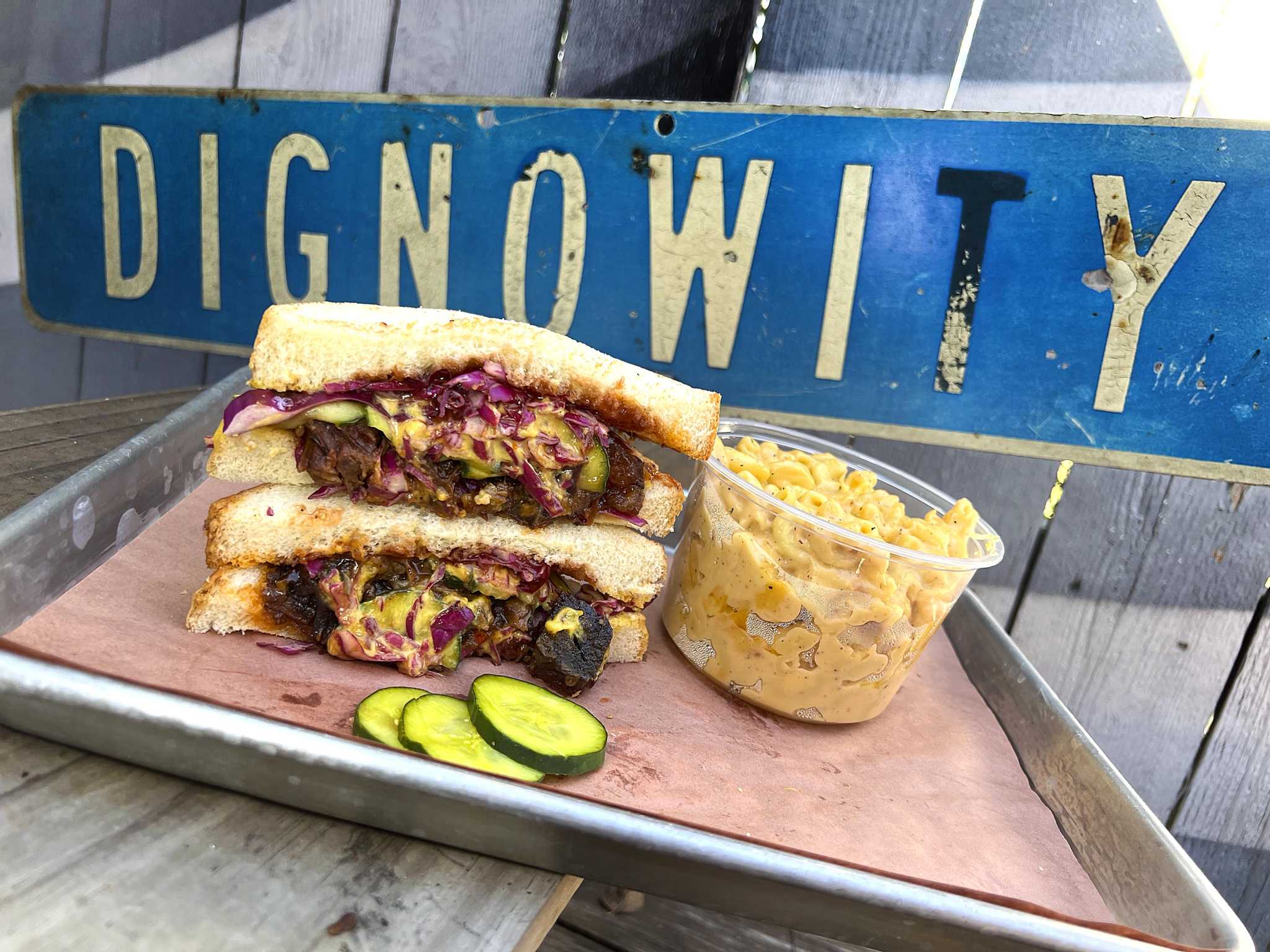 Dignowity Meats restaurant on San Antonio's East Side brings barbecue swagger to brisket sandwich - Vimarsana News