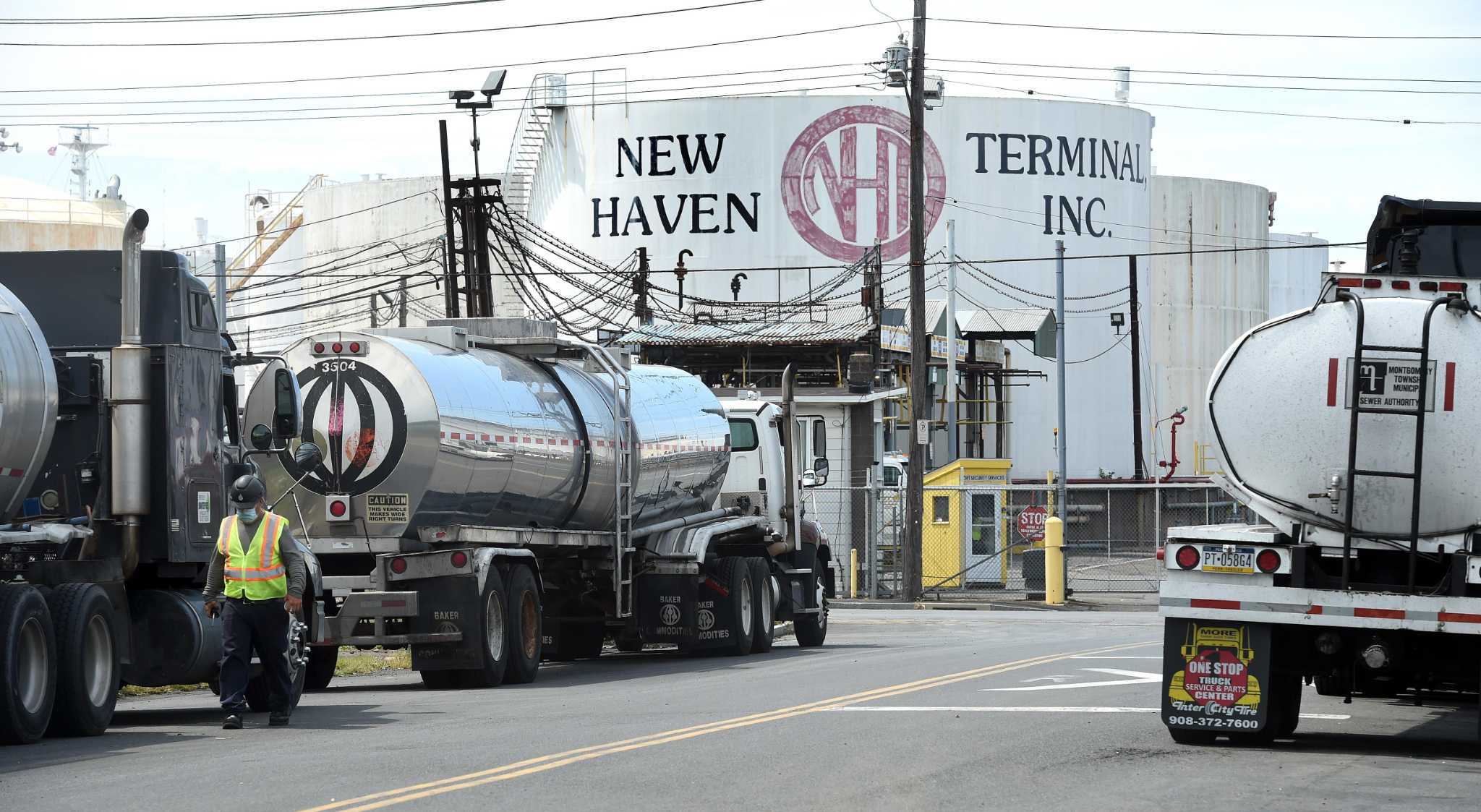 New Haven Harbor fuel storage tank plan hits a snag over pollution concerns, payment