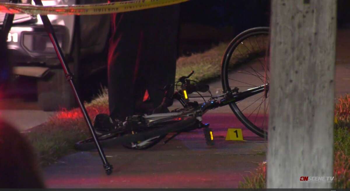 Man on bicycle shot, killed in southeast Houston