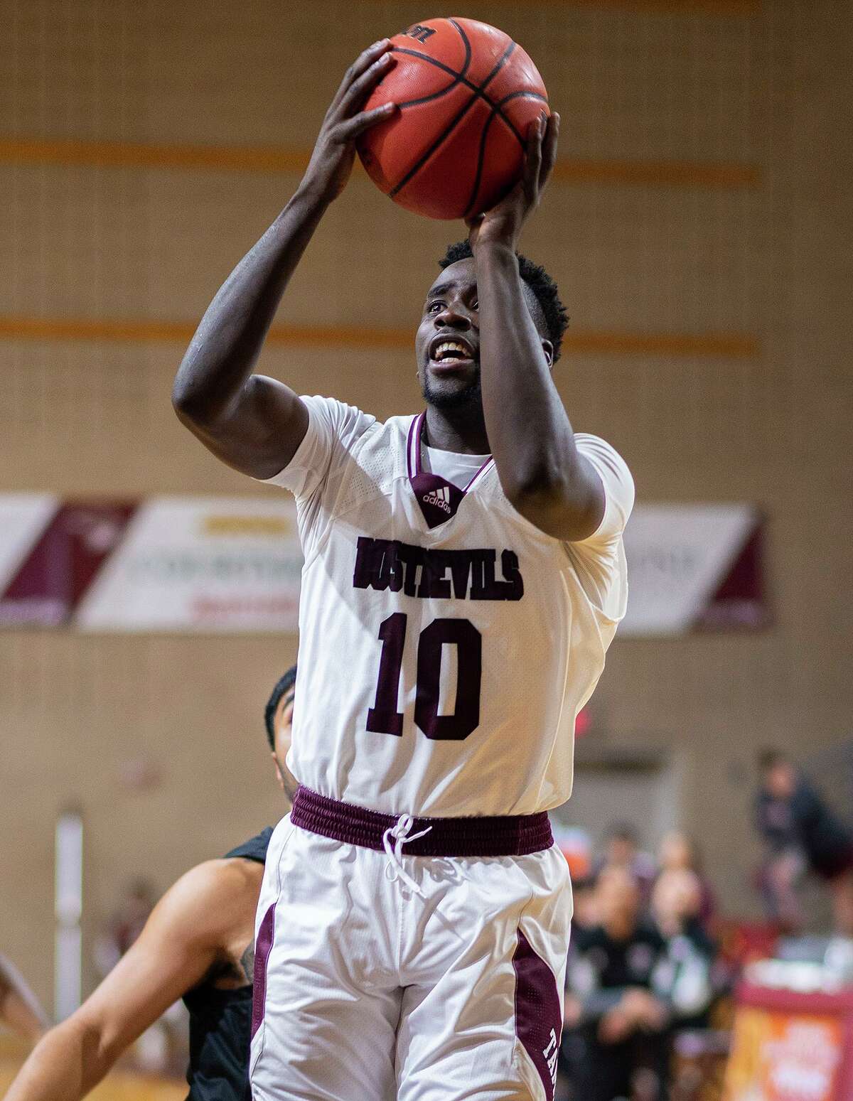 Jermaine Drewey goes up to shoot in a game against Southwestern Adventist University, Monday, Nov. 15, 2021 at the TAMIU KCB.