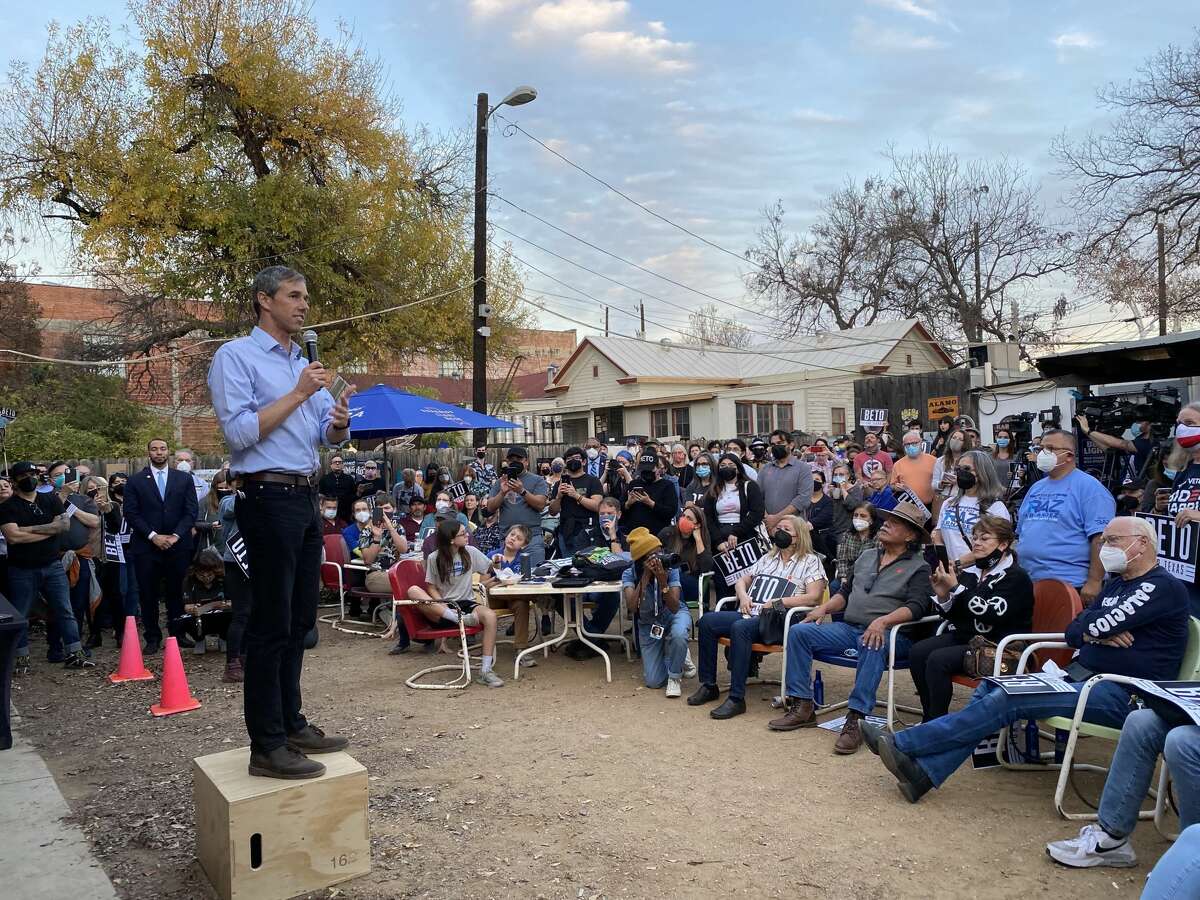 Democratic gubernatorial candidate Beto O'Rourke spoke to hundreds of locals at his meet and greet at the Friendly Spot on Wednesday, January 19. 