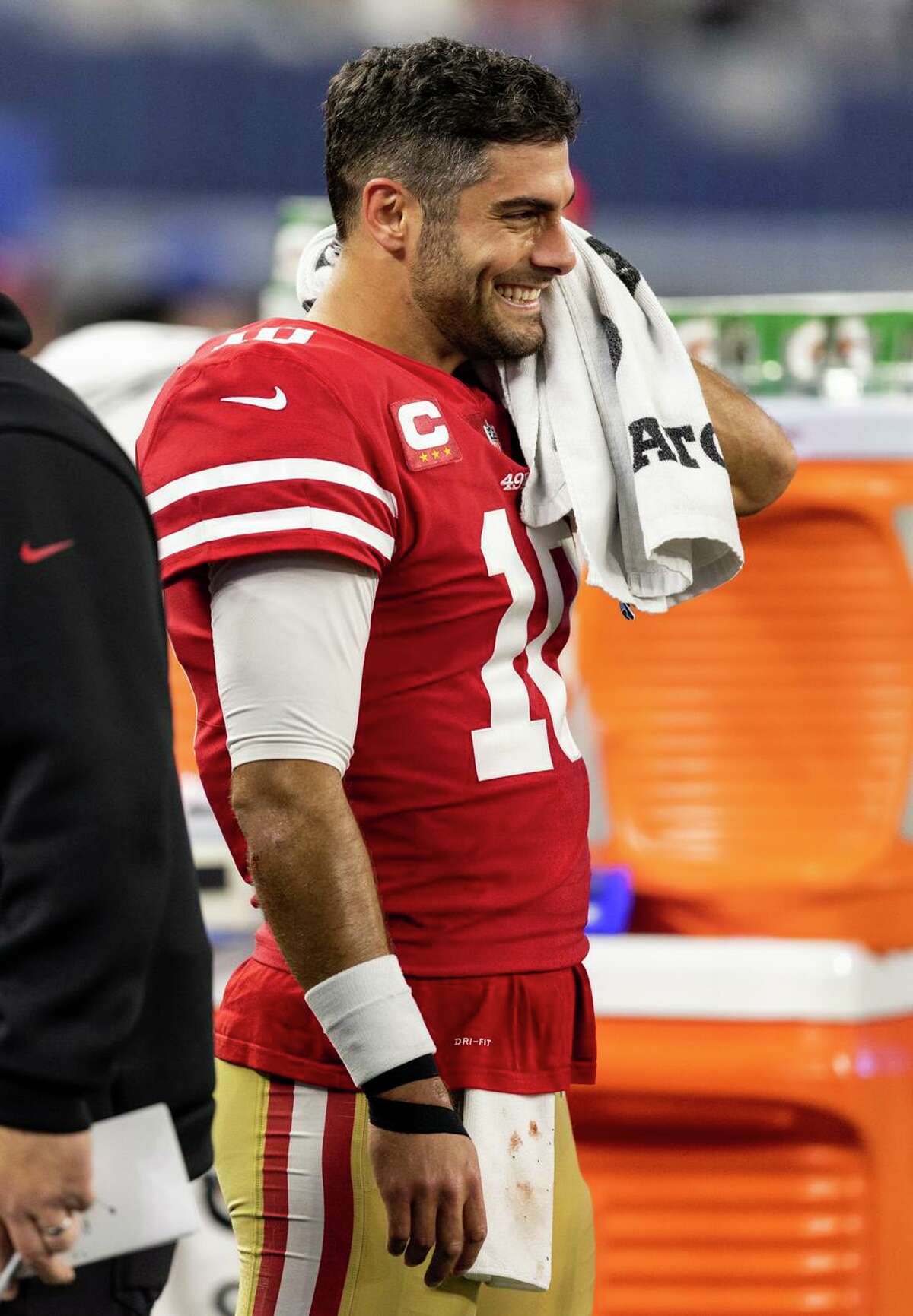 Jimmy Garoppolo and Aaron Rodgers test their teams' fans, but in far  different ways