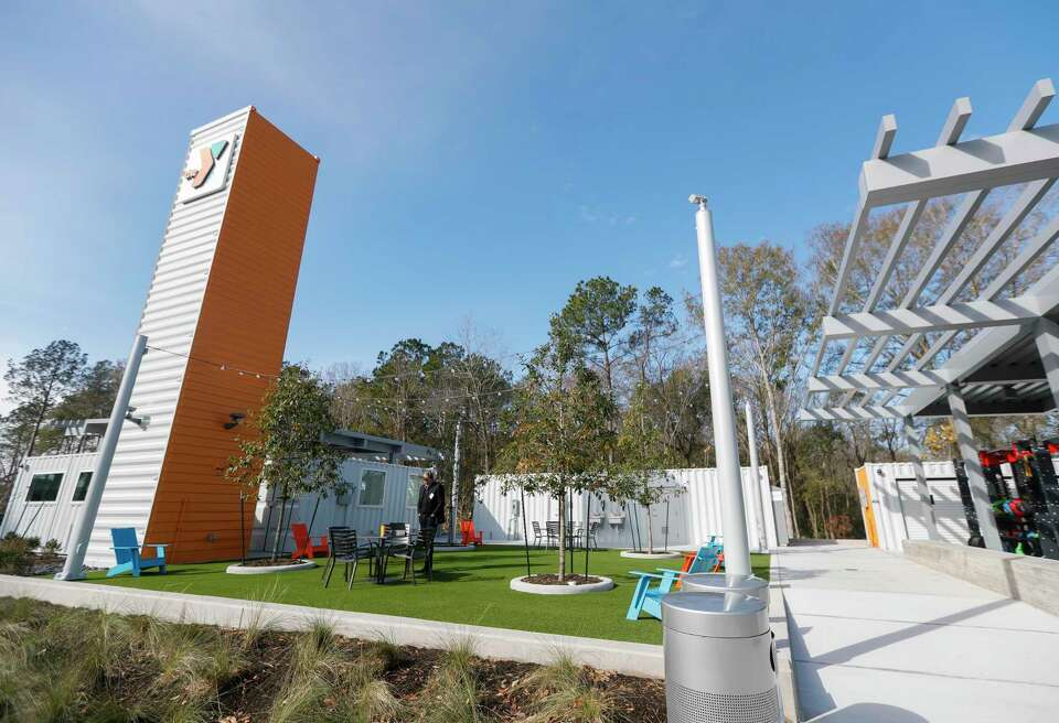 New aquatic center opens at Family YMCA in Spring