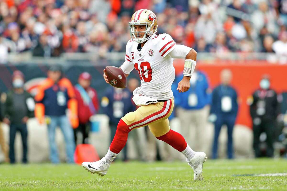 Jimmy Garoppolo leads way as 49ers beat Bears 33-22