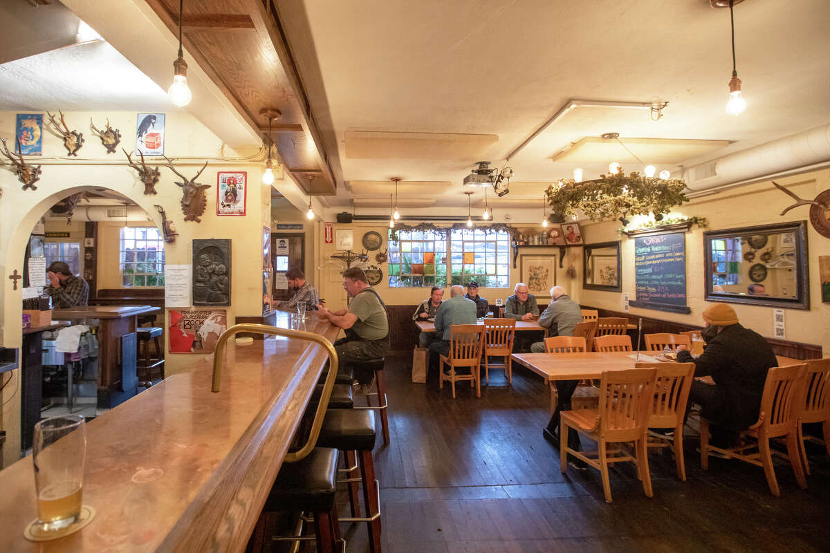 The drunk mistake in a Bay Area bar that sent Apple into a frenzy