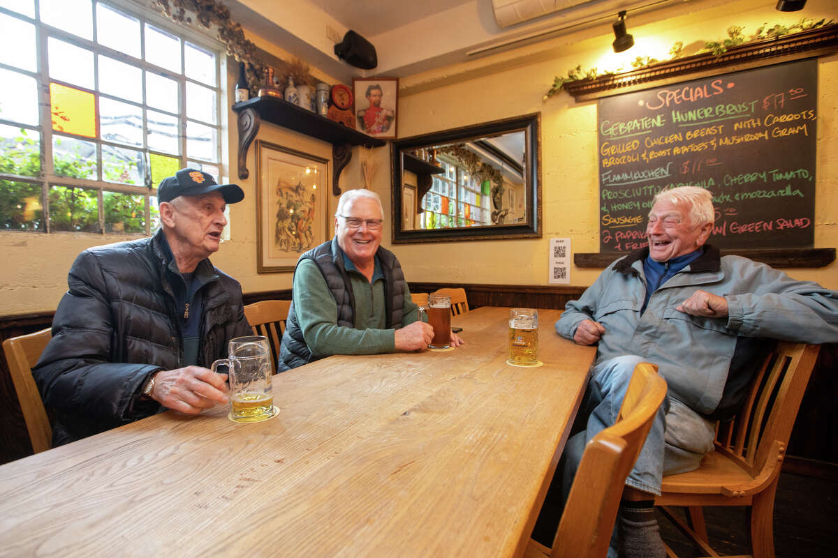 The drunk mistake in a Bay Area bar that sent Apple into a frenzy