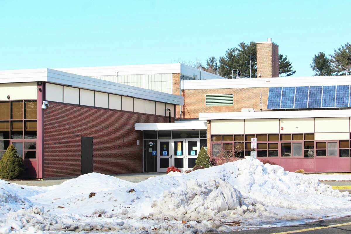 A building committee has formed in Cromwell to look at the feasibility of renovating the current middle school or build a new facility at 6 Mann Memorial Drive.