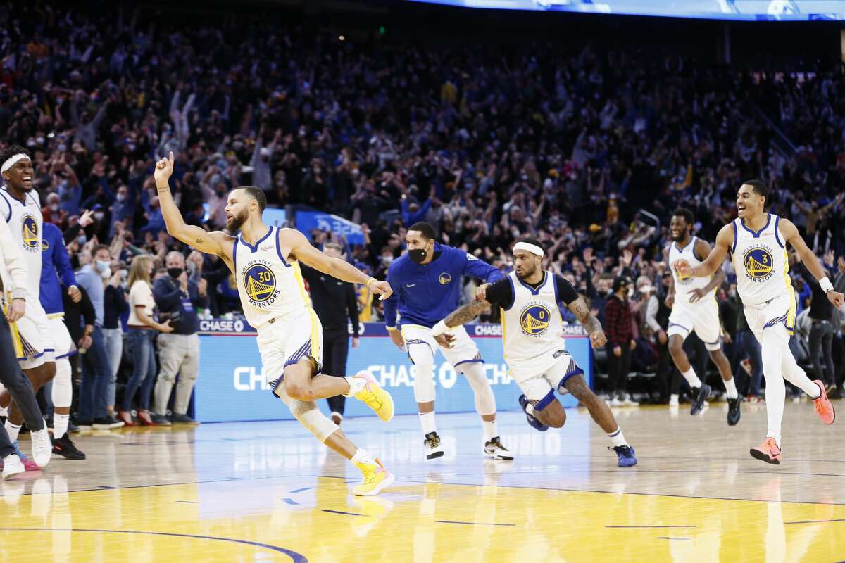 Stephen Curry, Warriors Burn Rockets With Buzzer-beater