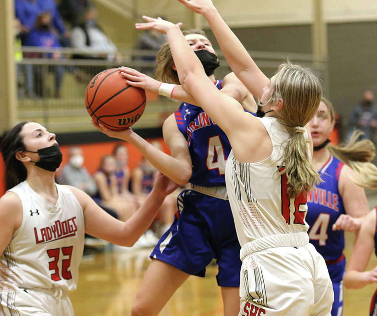 HOOPS ROUNDUP: Lady Cavs, War Eagles remain unbeaten