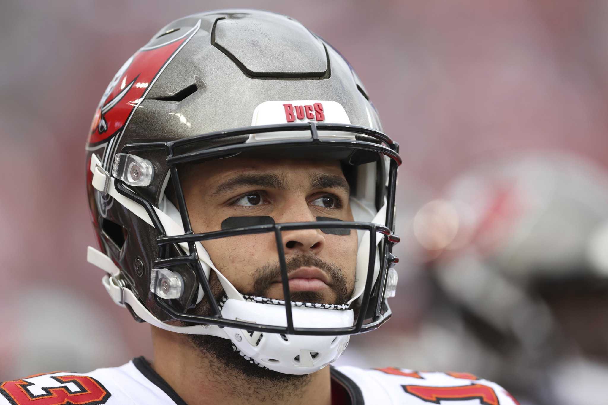 Wrong number? Fan gets autographed Mike Evans jersey from Bucs