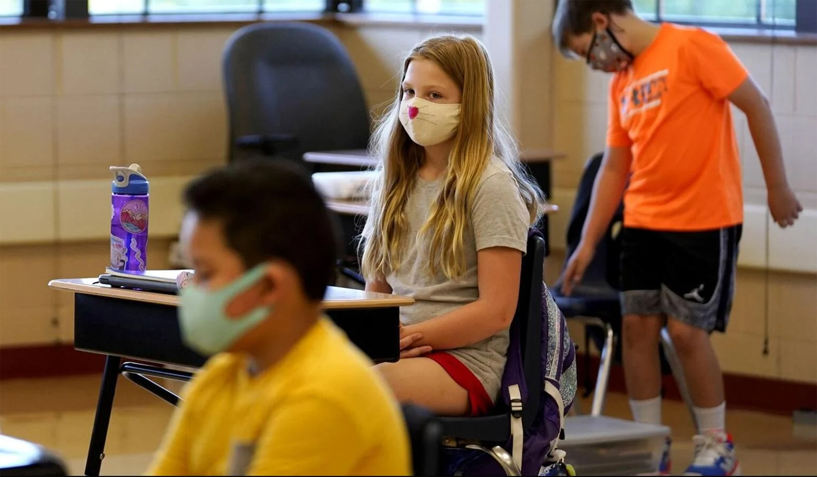 School-mask opponents await mandate ruling - Vimarsana News