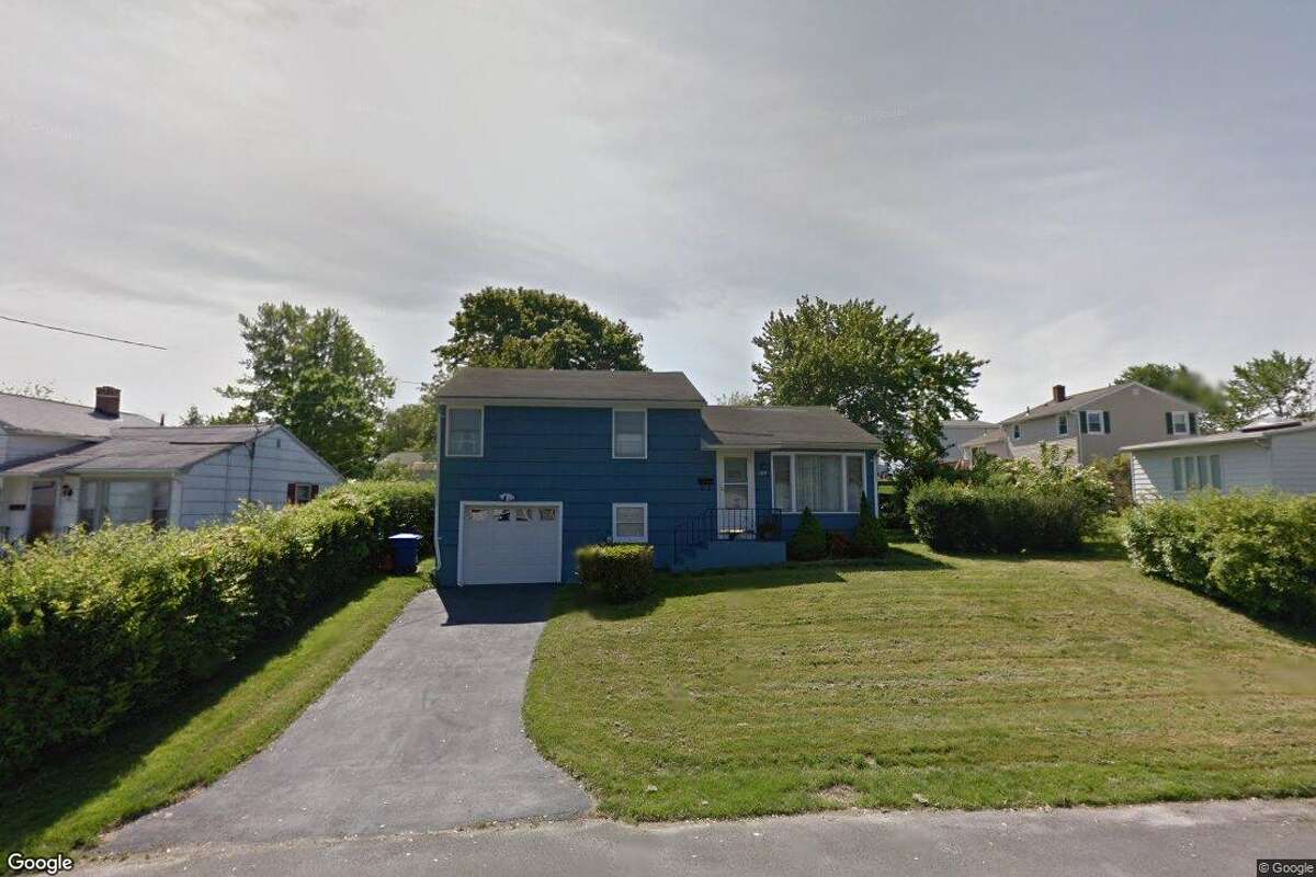 How much did the 10 most expensive homes sell for in Waterbury in the