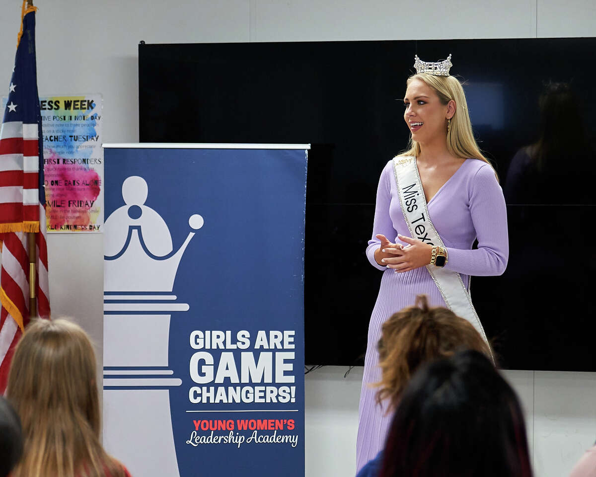 2021 Miss Texas Mallory Fuller visited Pease Communications & Technology Academy, Young Women's Leadership Academy and Franks Elementary on Wednesday, Jan. 19
