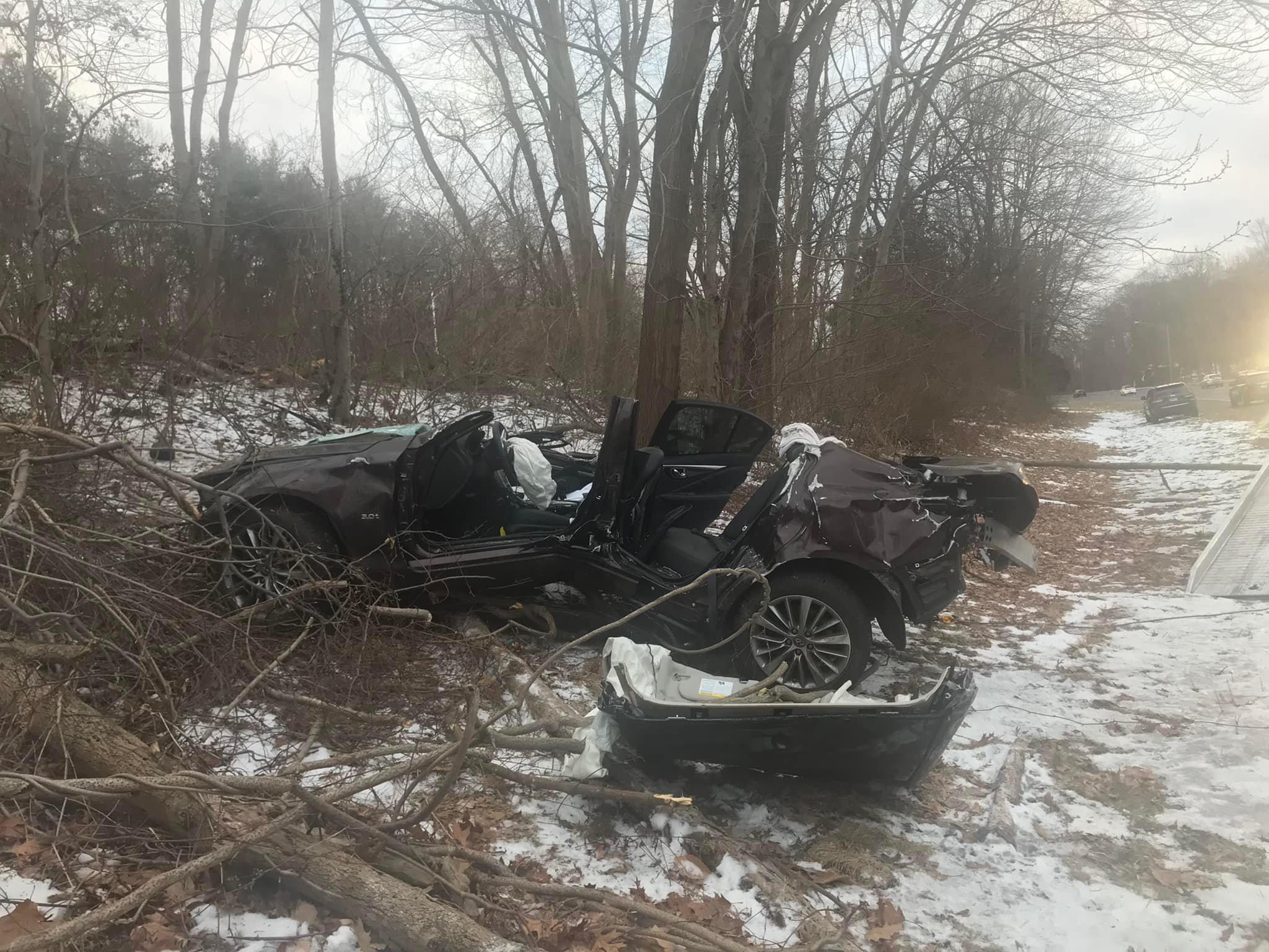 Firefighters free woman 'heavily pinned' in Shelton Route 8 crash, officials say - Vimarsana News
