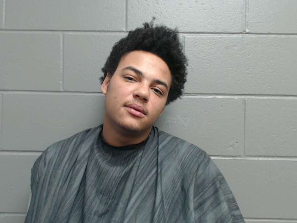 Daveon L. Mapes, 22, was booked Saturday into the Morgan County jail on a misdemeanor charge but now is facing additional charges after briefly escaping.