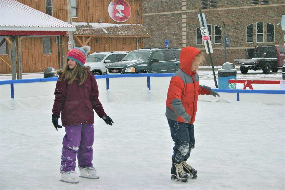 The grand opening of the newest recreational venue in Reed City, the ice rink, was held this past Saturday. Along with skating, visitors were treated to hot cocoa and cookies.