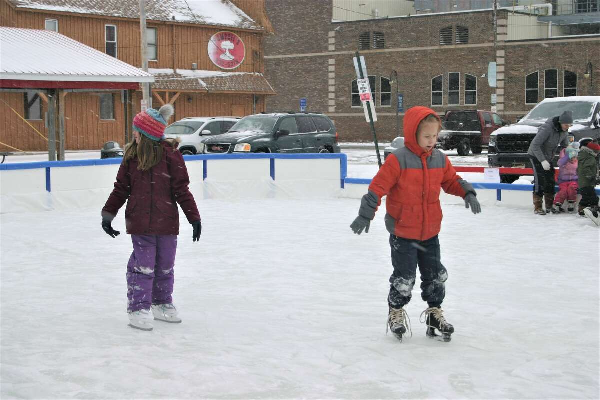 The grand opening of the newest recreational venue in Reed City, the ice rink, was held this past Saturday. Along with skating, visitors were treated to hot cocoa and cookies.